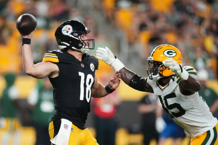 No clear frontrunner in competition for Steelers backup QB job
